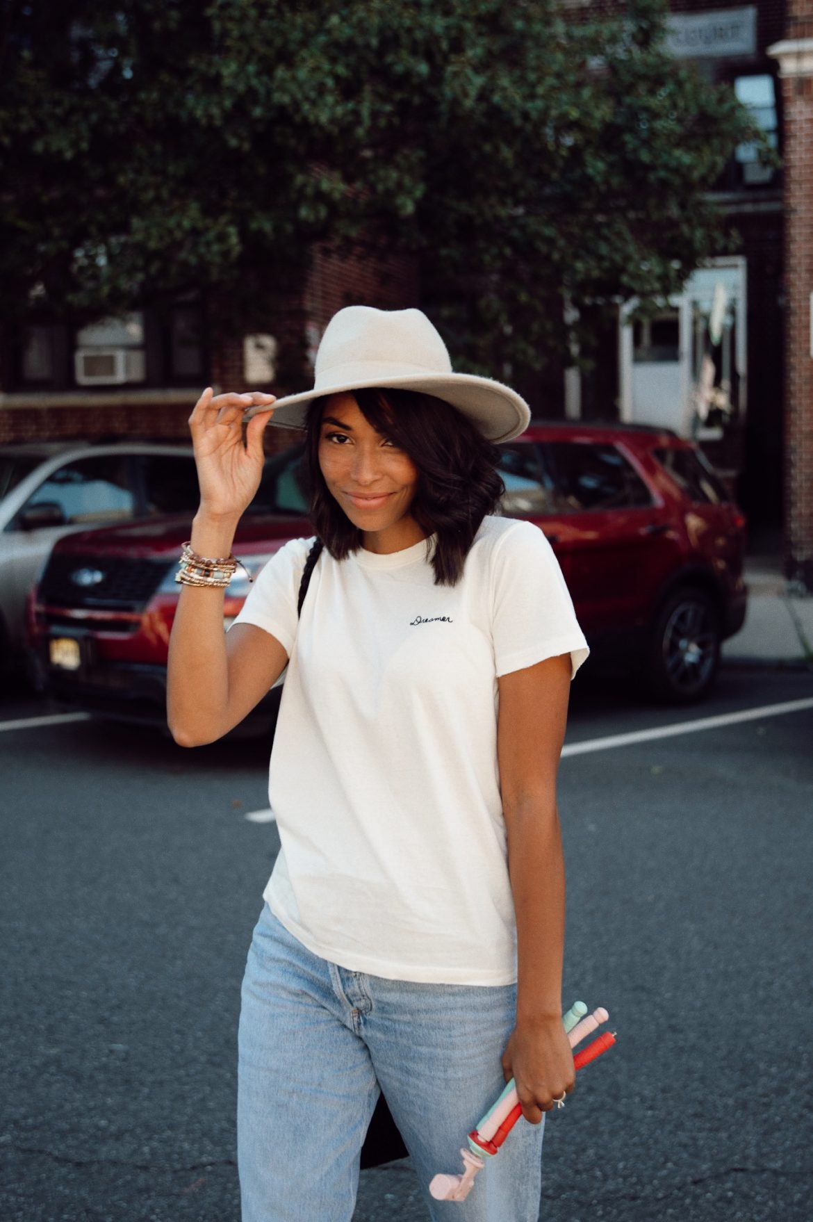 How To Add Boho Vibes To A T-shirt And Jeans Outfit | Love Fashion ...
