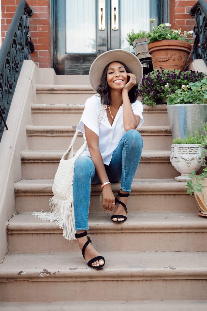 30 White Jean Outfits to Wear This Summer - PureWow