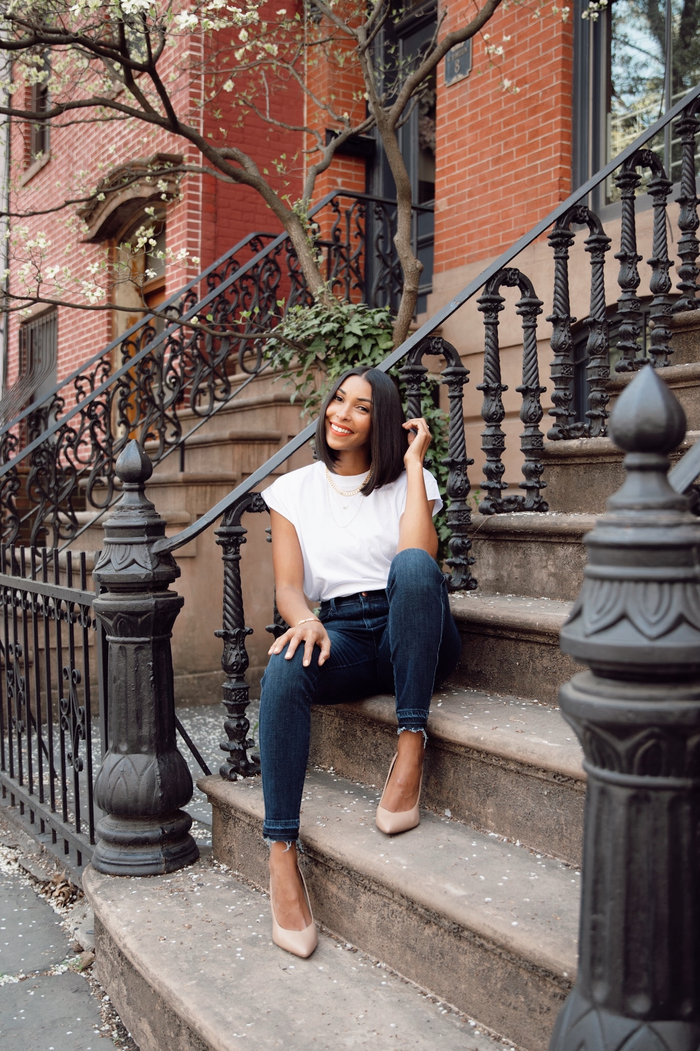 How to Effortlessly Update Your T-shirt and Jeans Outfit - Love